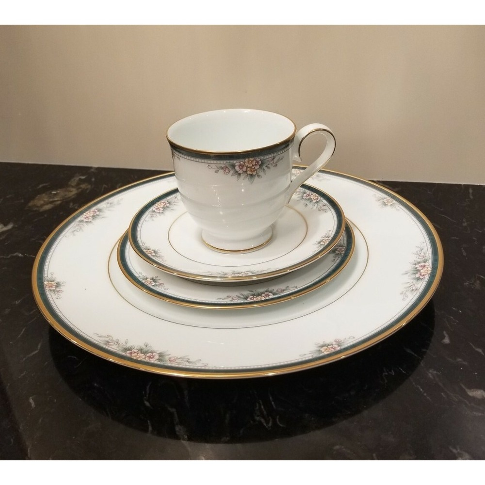 4 PC PLACE SETTING NORITAKE BONE CHINA LANDON 4111 DINNERWARE FLORAL GOLD TRIM